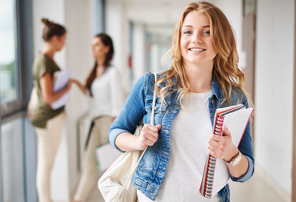 Spoken English coaching classes at Envision Academy, Laxmi Nagar